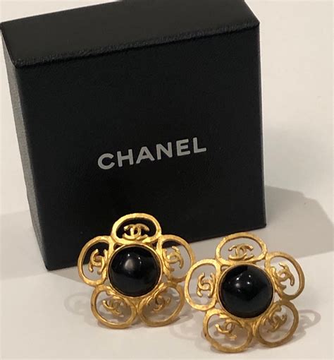 Gripoix Chanel Clip On Vintage Earrings 